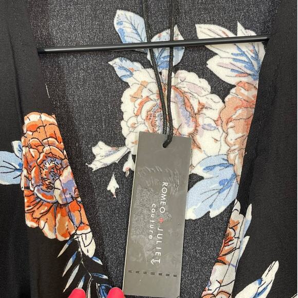 NEW Romeo & Juliet Couture Black Floral Faux Wrap Mini Dress S Cold Shoulder - Picture 9 of 10
